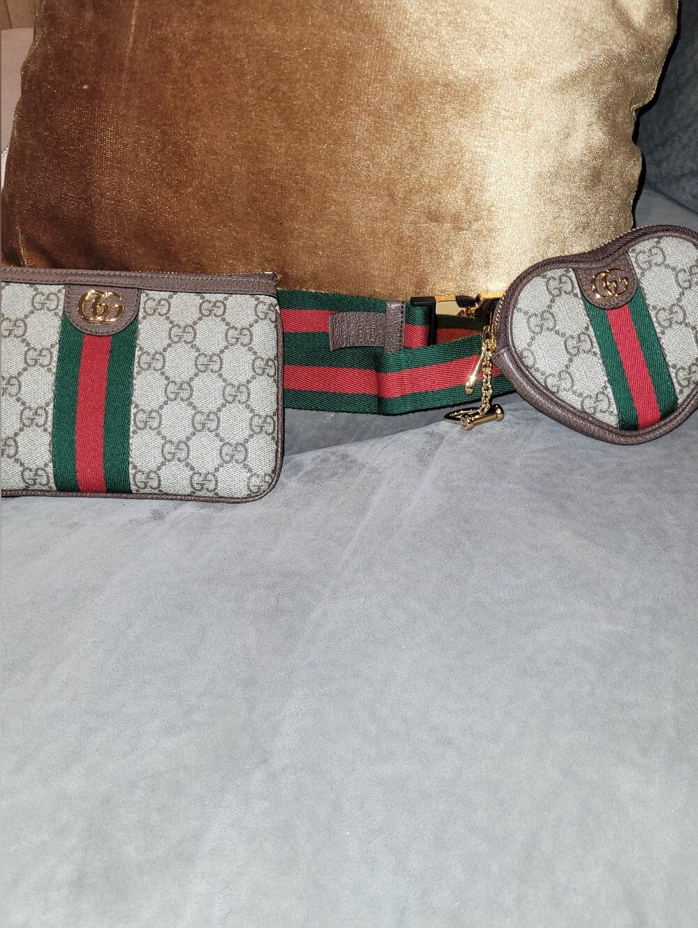 New Authentic Gucci GG Supreme Logo Heart Tan Brown Leather Waist Belt Bag.